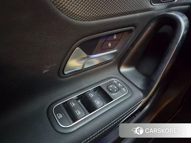 Mercedes-Benz A-Class W177 2022 Белый из Кореи, фото 4