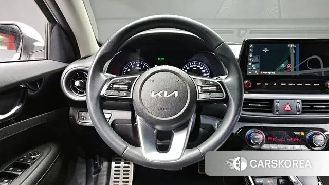 Kia The New K3 2nd generation 2022 Белый из Кореи, фото 4