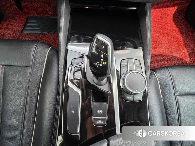 BMW 5 Series (G30) 2019 Белый из Кореи, фото 4