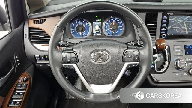Toyota Sienna 2019 Серебристо-серый из Кореи, фото 4