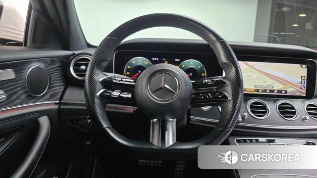 Mercedes-Benz E-Class W213 2021 Белый из Кореи, фото 4