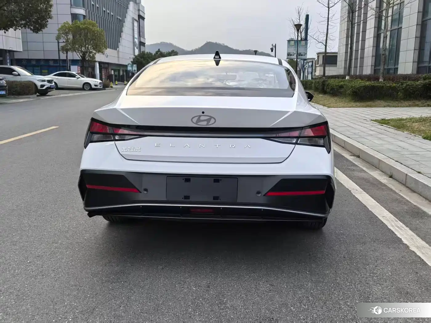 Hyundai Elantra 2025 Белый из Китая, фото 4