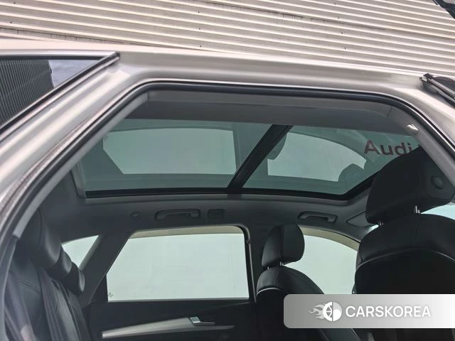 Audi Q5L 2019 Белый из Китая, фото 4