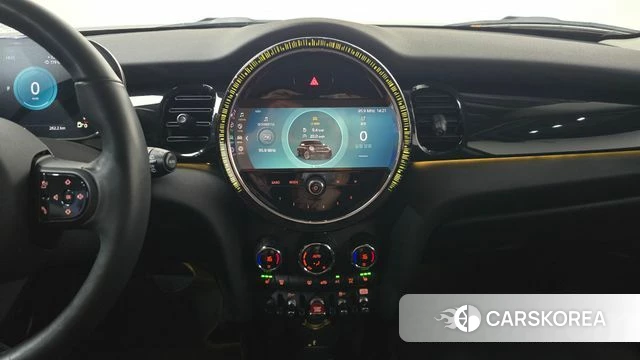 Mini Cooper 2023 Жемчужный двухцветный из Кореи, фото 4