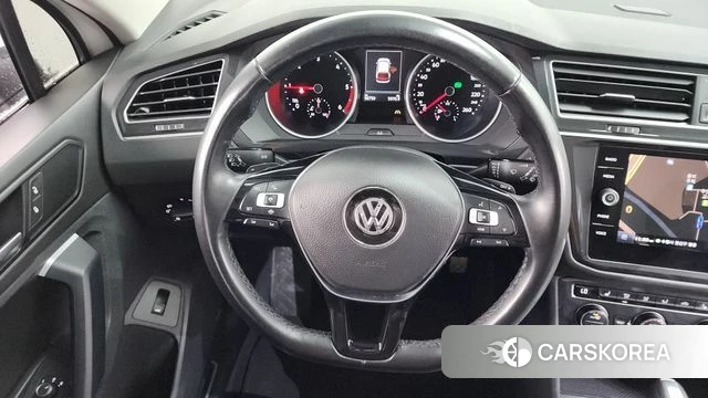 Volkswagen Tiguan second Generation 2019 Белый из Кореи, фото 4