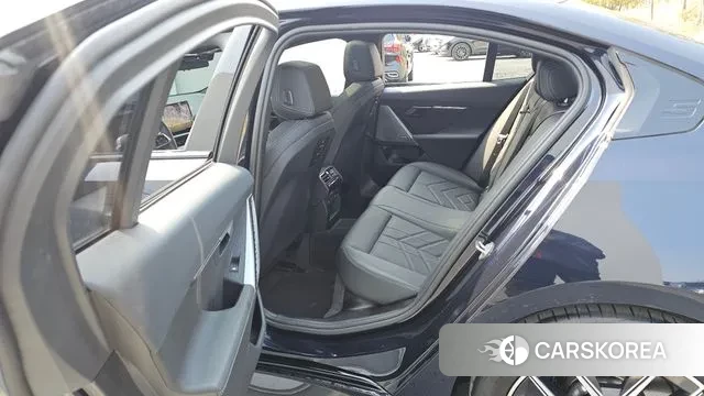 BMW 5 Series (G60) 2024 Черный из Кореи, фото 4