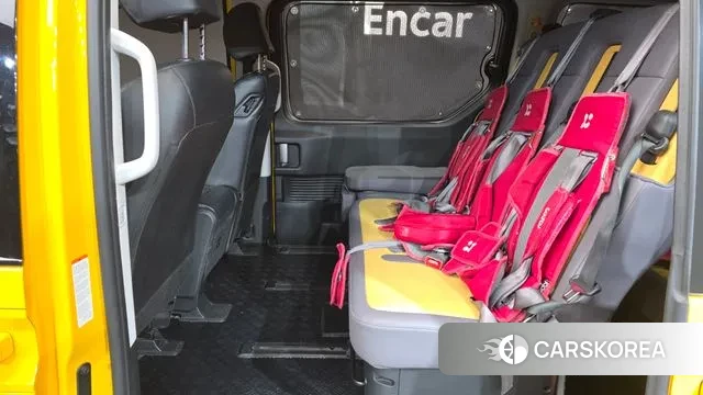 Hyundai Staria 2022 Желтый из Кореи, фото 4