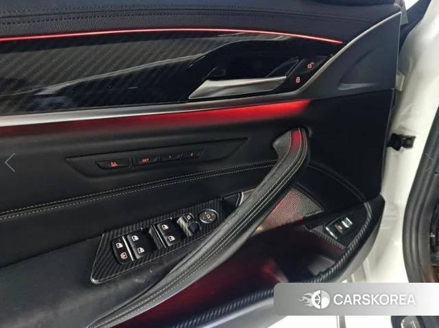 BMW 5 Series (G30) 2018 Белый из Кореи, фото 4