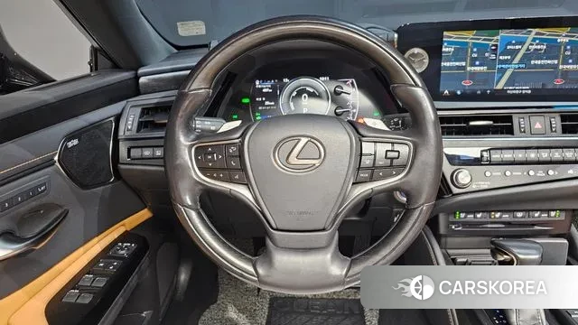 Lexus ES300h 7th generation 2022 Черный из Кореи, фото 4