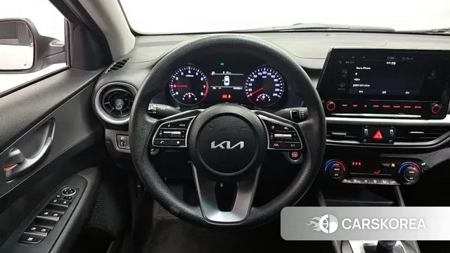 Kia The New K3 2nd generation 2022 Белый из Кореи, фото 4