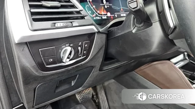 BMW X4 (G02) 2022 Черный из Кореи, фото 4