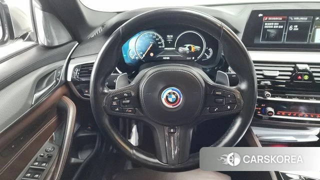 BMW 5 Series (G30) 2018 Белый из Кореи, фото 4