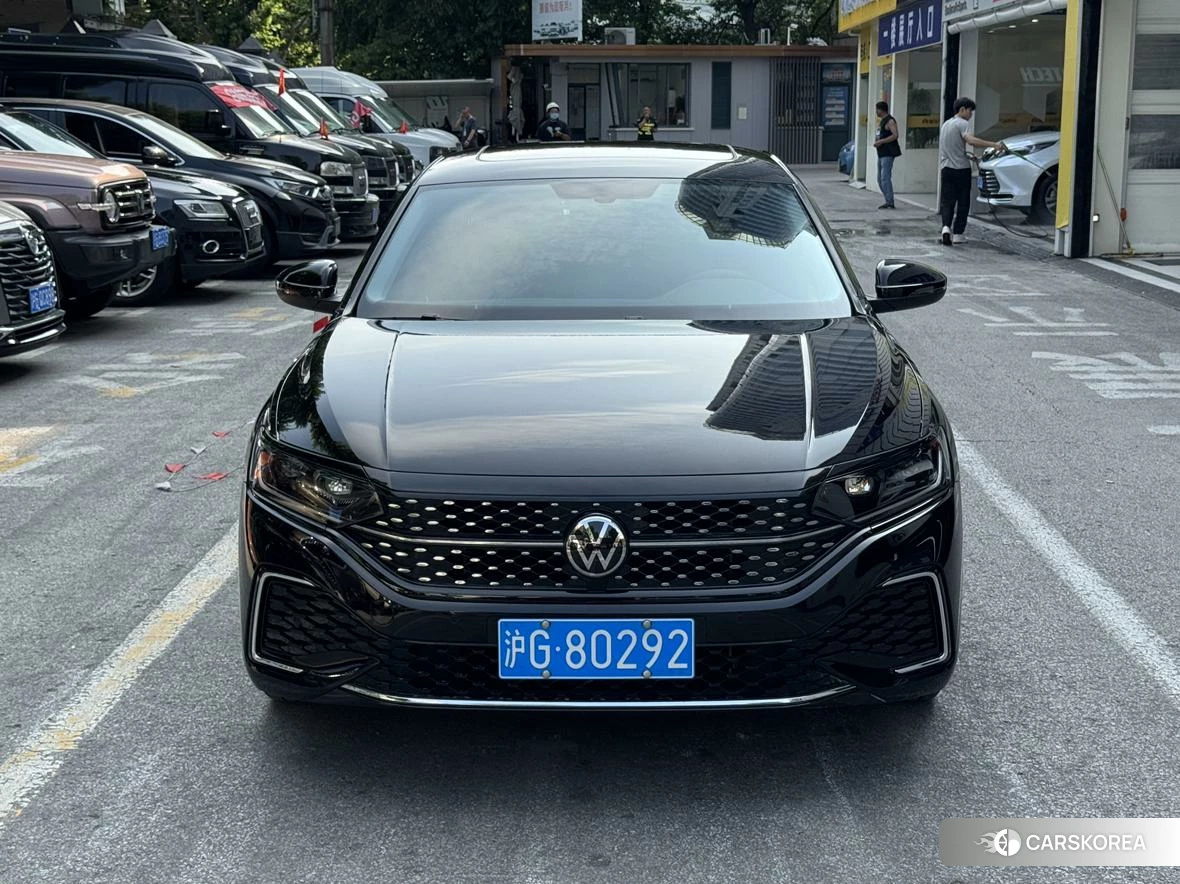 Volkswagen Passat 2023 Черный из Китая, фото 4