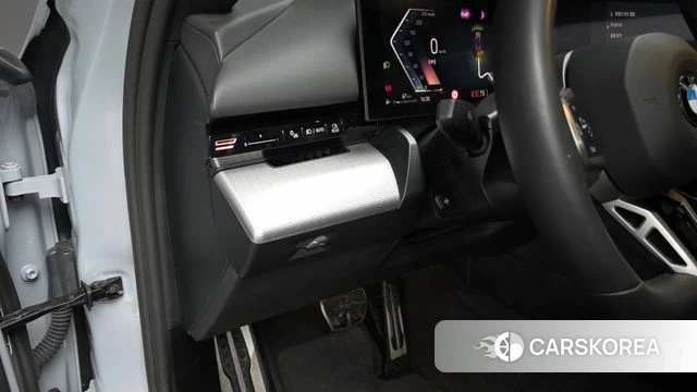 BMW 5 Series (G60) 2024 Серебристо-серый из Кореи, фото 4