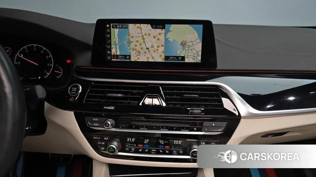 BMW 5 Series (G30) 2019 Белый из Кореи, фото 4