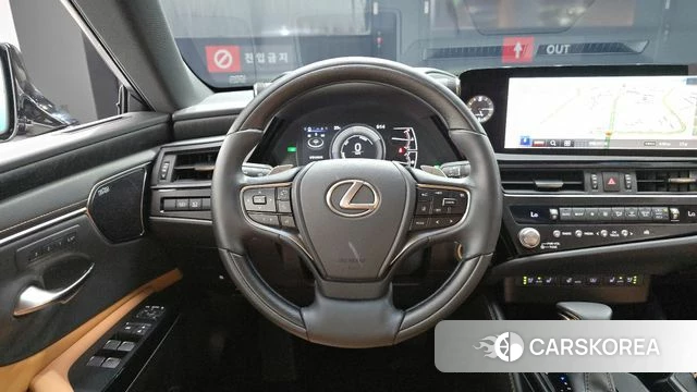 Lexus ES300h 7th generation 2023 Серебристо-серый из Кореи, фото 4