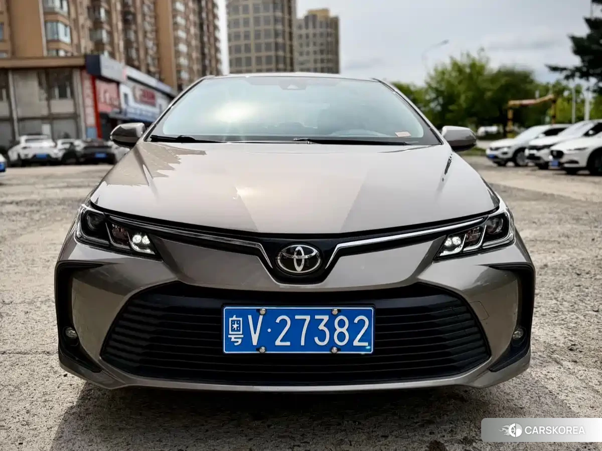 Toyota Corolla 2022 Champagne/brown из Китая, фото 4