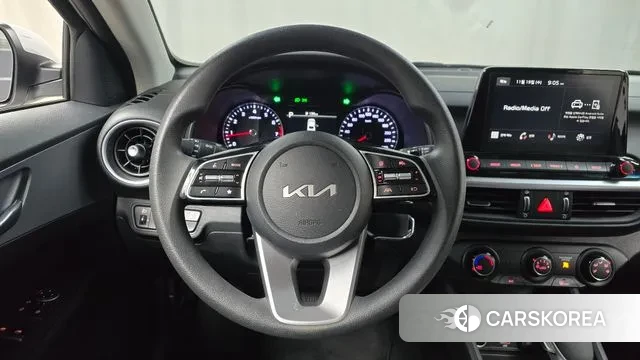 Kia The New K3 2nd generation 2023 Белый из Кореи, фото 4