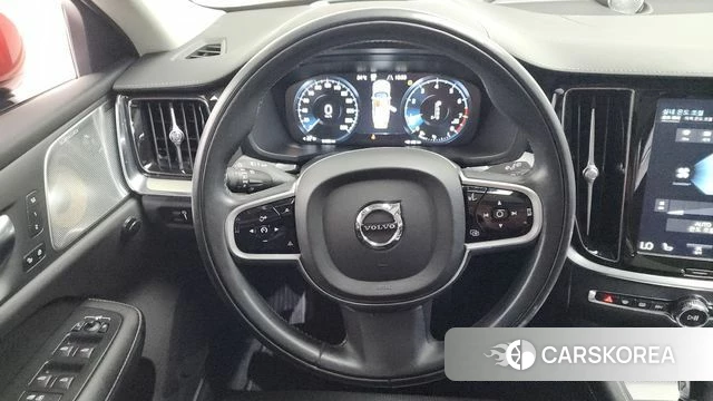 Volvo V60 Cross-Country 2nd Generation 2020 Красный из Кореи, фото 4