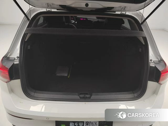 Volkswagen Golf 2024 Белый из Китая, фото 4