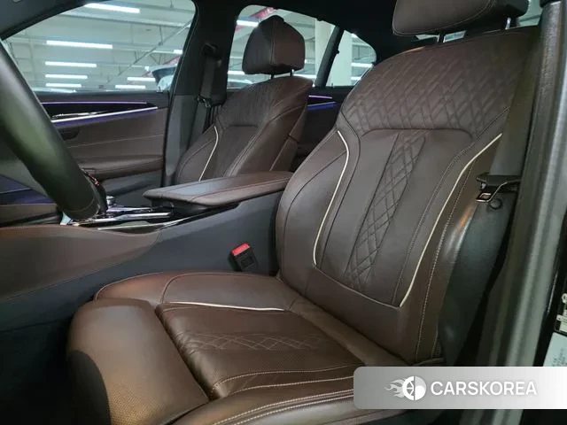 BMW 5 Series (G30) 2022 Черный из Кореи, фото 4