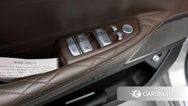 BMW 7 Series (G11) 2021 Серебристо-серый из Кореи, фото 4