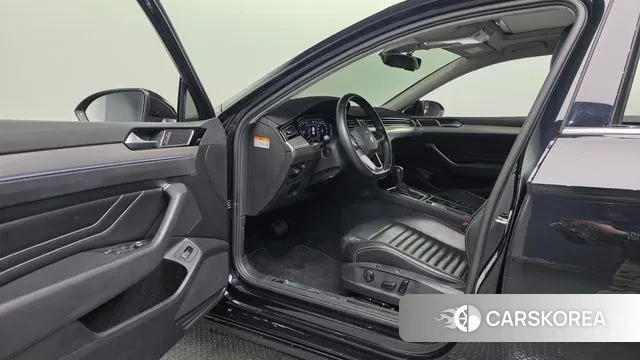 Volkswagen Passat GT (B8) 2022 Черный из Кореи, фото 4