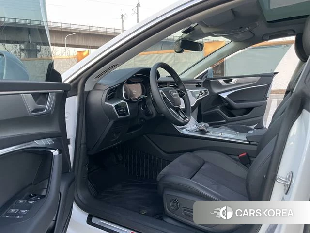 Audi A7 2024 Белый из Китая, фото 4