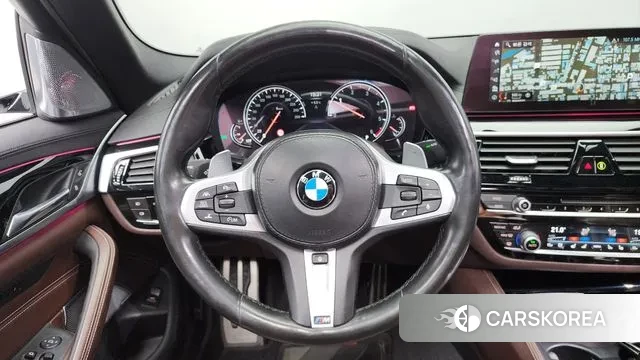 BMW 5 Series (G30) 2018 Белый из Кореи, фото 4