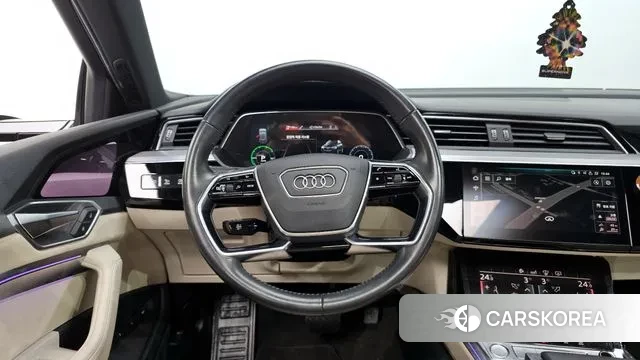 Audi e-Tron 2020 Серый из Кореи, фото 4