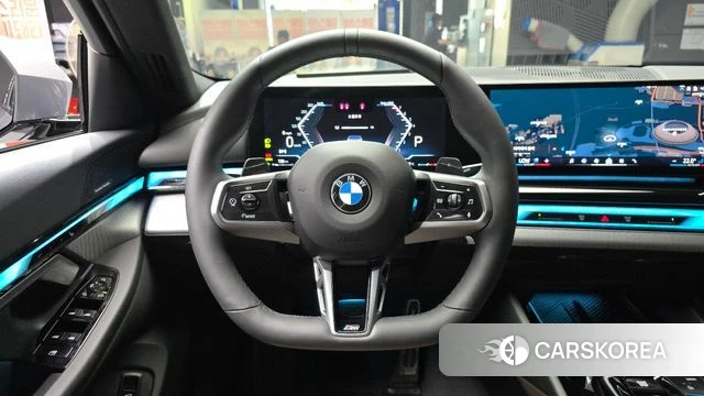 BMW 5 Series (G60) 2025 Серебристо-серый из Кореи, фото 4