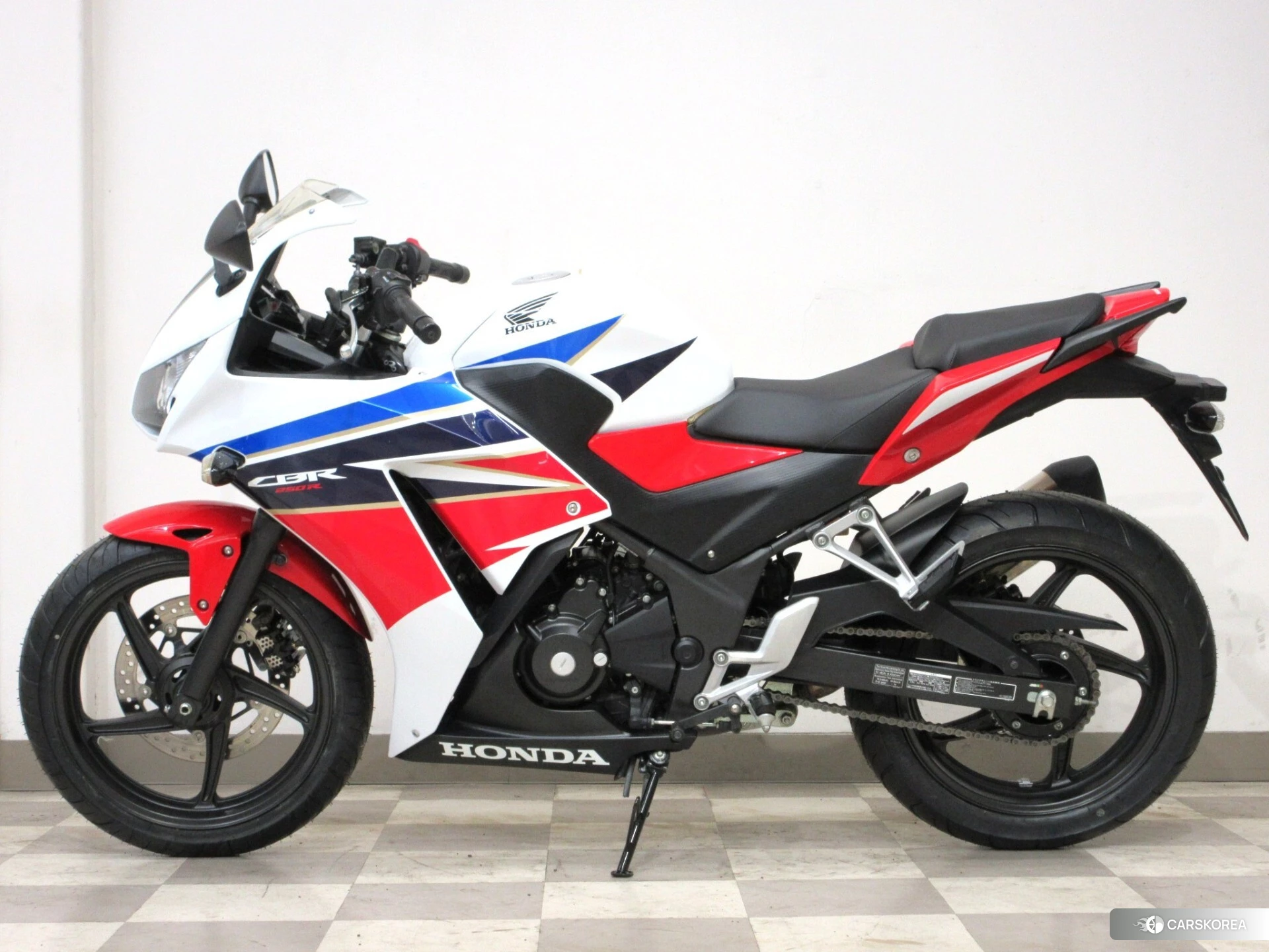 Проданный Honda CBR250R id 3947907 из Японии