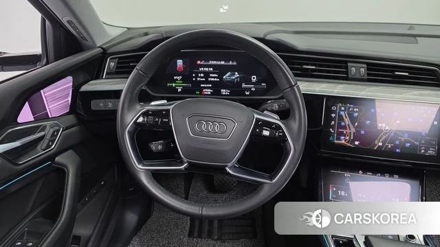 Audi e-Tron 2022 Белый из Кореи, фото 4