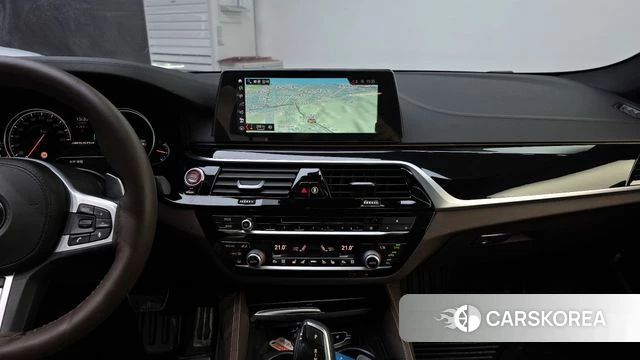 BMW 5 Series (G30) 2018 Белый из Кореи, фото 4