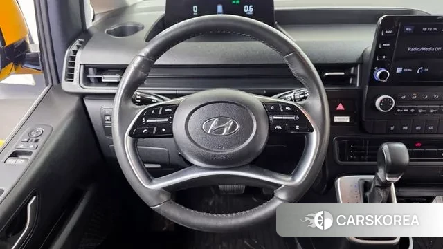 Hyundai Staria 2022 Желтый из Кореи, фото 4