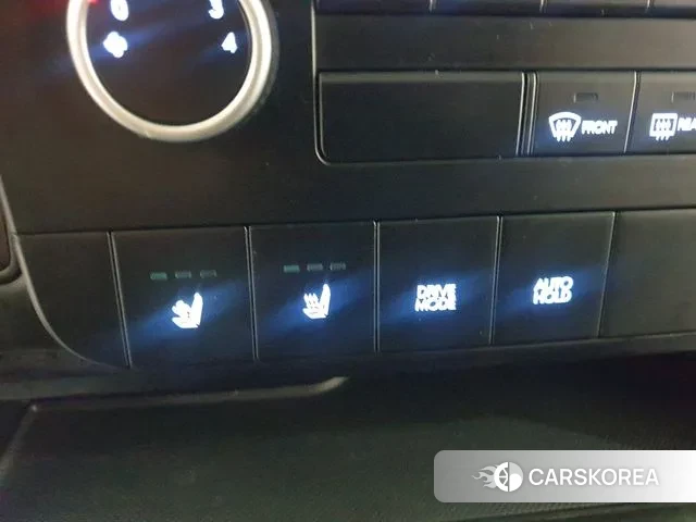 Hyundai Staria 2023 Серебряный из Кореи, фото 4