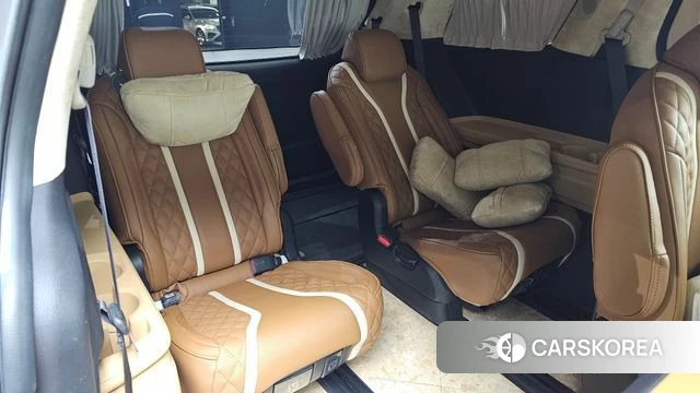 Kia Carnival 4th generation 2023 Серебристо-серый из Кореи, фото 4