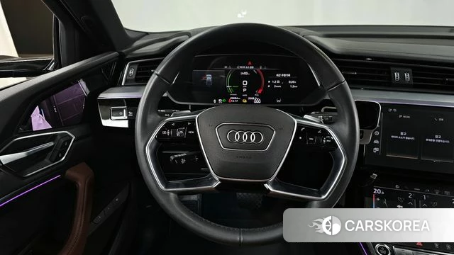 Audi e-Tron 2022 Черный из Кореи, фото 4