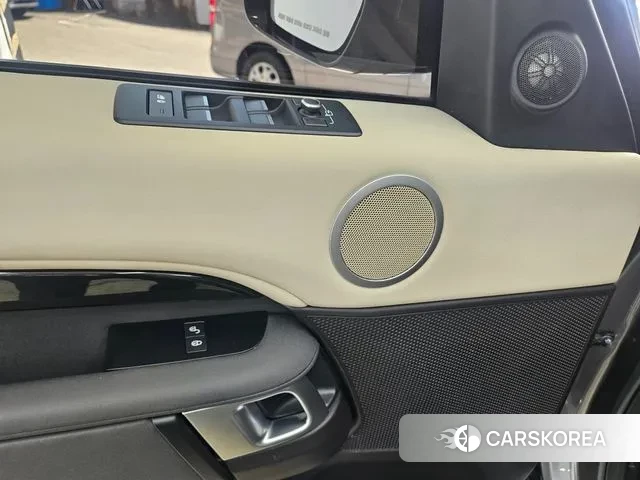 Land Rover Discovery 5 2018 Серебристо-серый из Кореи, фото 4