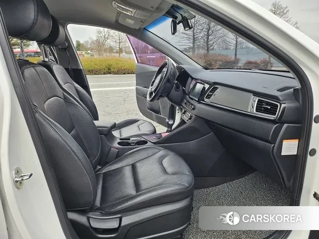 Kia Niro 2018 Белый из Кореи, фото 4