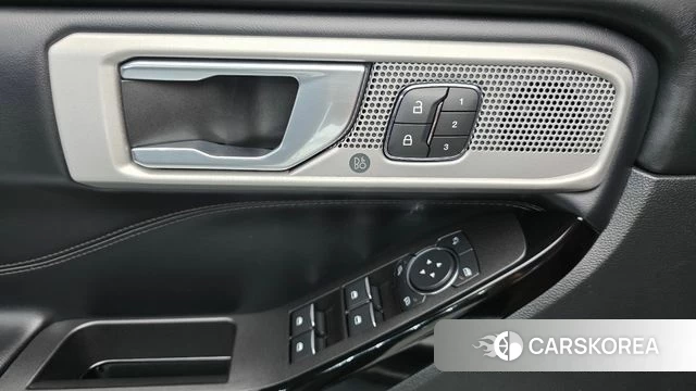 Ford Explorer 6th Generation 2022 Белый из Кореи, фото 4