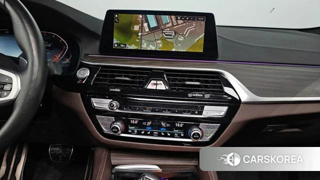 BMW 6 Series GT (G32) 2020 Серебристо-серый из Кореи, фото 4