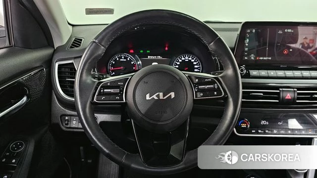 Kia Seltos 2022 Белый из Кореи, фото 4