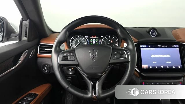 Maserati Ghibli 2022 Белый из Кореи, фото 4