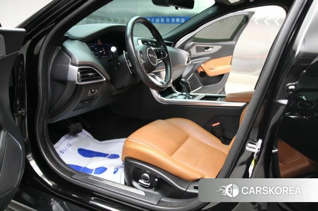 Jaguar XE 2020 Черный из Кореи, фото 4