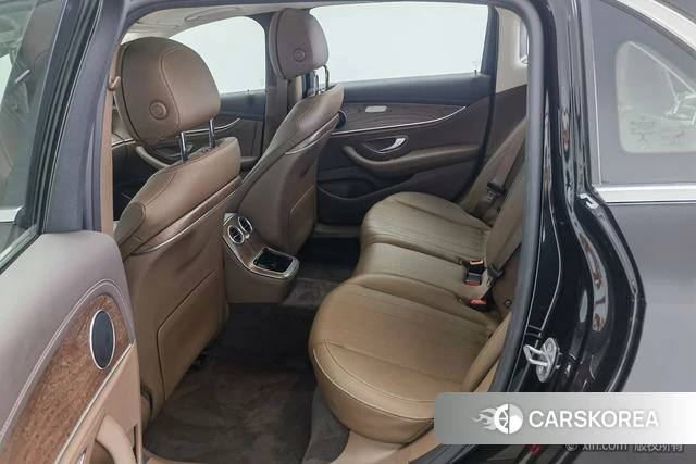 Mercedes-Benz E-class 2023 Черный из Китая, фото 4