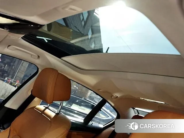 BMW 5 Series (G30) 2022 Белый из Кореи, фото 4