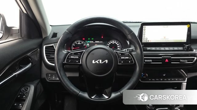 Kia Seltos 2022 Белый из Кореи, фото 4