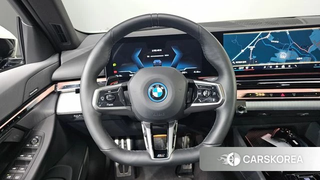 BMW i5 (G60) 2024 Черный из Кореи, фото 4