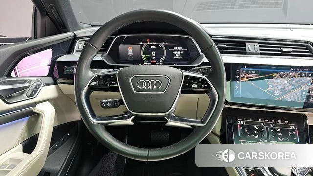 Audi e-Tron 2022 Черный из Кореи, фото 4